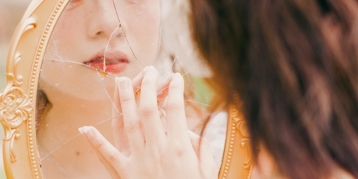 Therapy for Anxious Avoidant Attachment to End Self-Sabotage